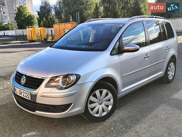 Авто Volkswagen Touran 2009 № 8936432