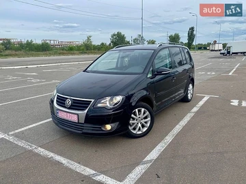 Авто Volkswagen Touran 2010 № 8936447