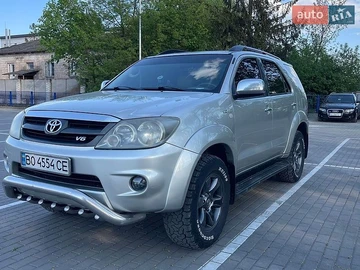 Авто Toyota Fortuner 2005 № 8936552