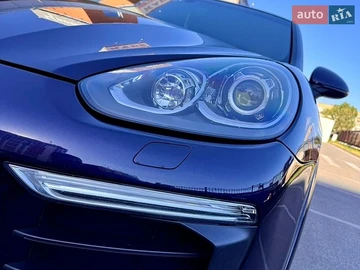 Авто Porsche Cayenne 2017 № 8936850