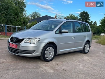 Авто Volkswagen Touran 2010 № 8937133