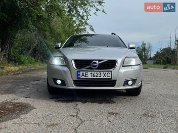Авто Volvo V50 2011 № 8937266