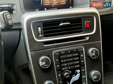 Авто Volvo V60 Cross Country 2017 № 8937670