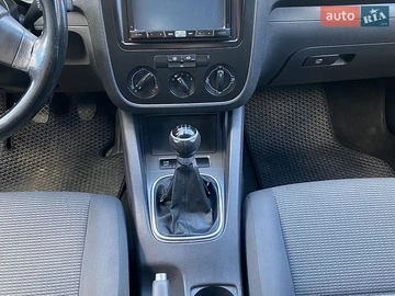 Авто Volkswagen Golf 2008 № 8937891