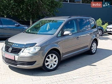 Авто Volkswagen Touran 2009 № 8939491