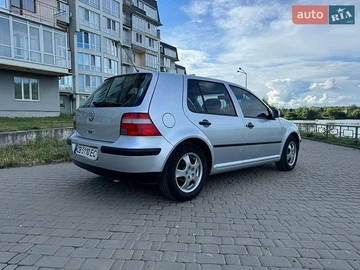Авто Volkswagen Golf 2002 № 8939747