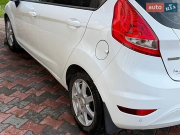 Авто Ford Fiesta 2012 № 8939799