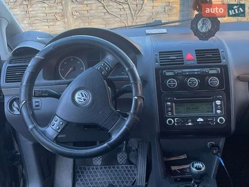 Авто Volkswagen Touran 2006 № 8940261