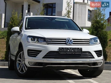 Авто Volkswagen Touareg 2015 № 8940360