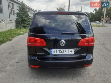 Авто Volkswagen Touran 2010 № 8940437