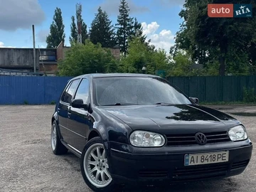 Авто Volkswagen Golf 2000 № 8940606