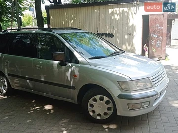 Авто Mitsubishi Space Wagon 2001 № 8940607