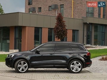 Авто Volkswagen Touareg 2015 № 8940892