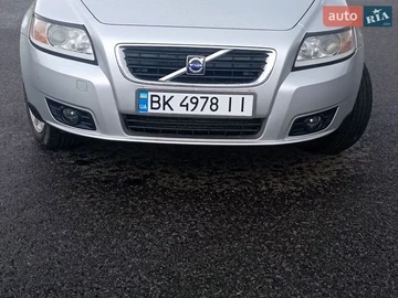 Авто Volvo V50 2010 № 8941060
