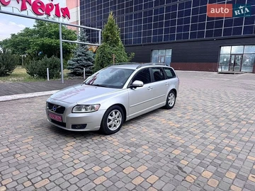 Авто Volvo V50 2011 № 8941063