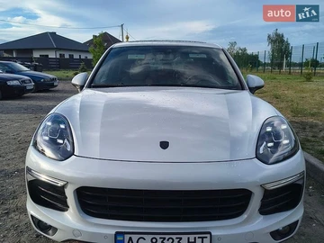 Авто Porsche Cayenne 2015 № 8941361