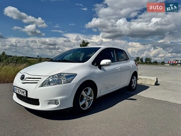Авто Toyota Auris 2011 № 8941619