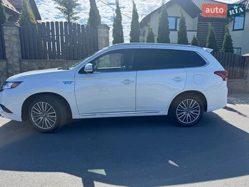 Авто Mitsubishi Outlander 2021 № 8941825