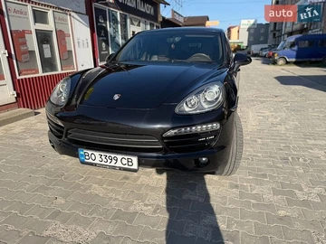 Авто Porsche Cayenne 2012 № 8941826
