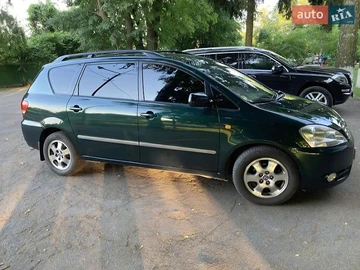 Авто Toyota Avensis Verso 2001 № 8942035