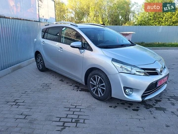 Авто Toyota Verso 2015 № 8942232