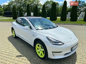 Авто Tesla Model 3 2019 № 8942410