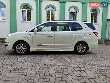 Авто SsangYong Korando Turismo 2017 № 8942421