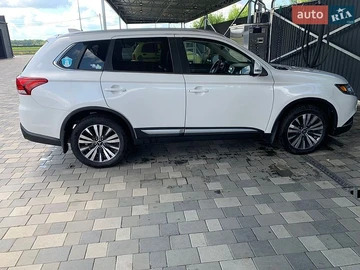 Авто Mitsubishi Outlander 2019 № 8942425