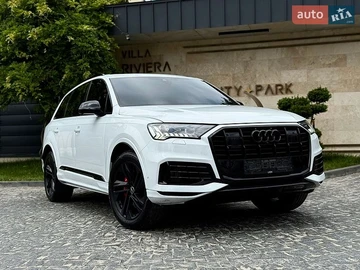 Авто Audi Q7 2021 № 8942606