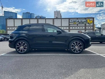 Авто Porsche Cayenne 2021 № 8942615