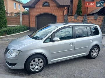 Авто Volkswagen Touran 2007 № 8942872