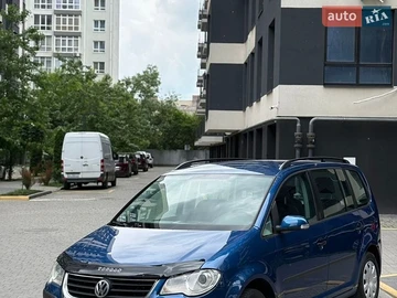Авто Volkswagen Touran 2006 № 8943524