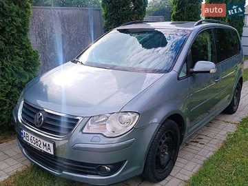 Авто Volkswagen Touran 2009 № 8944239
