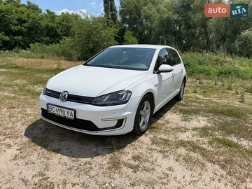 Авто Volkswagen E-Golf 2015 № 8944261