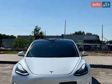 Авто Tesla Model 3 2019 № 8944373
