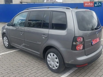 Авто Volkswagen Touran 2009 № 8944811