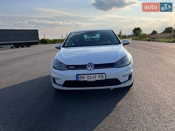 Авто Volkswagen E-Golf 2014 № 8944958