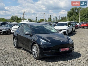 Авто Tesla Model Y 2023 № 8945108
