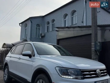 Авто Volkswagen Tiguan 2019 № 8945125