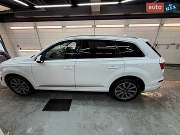 Авто Audi Q7 2017 № 8945206
