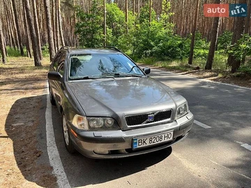 Авто Volvo V40 2001 № 8945225