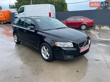 Авто Volvo V50 2010 № 8945456