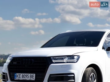 Авто Audi Q7 2017 № 8946004
