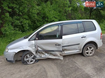 Авто Volkswagen Touran 2003 № 8946087