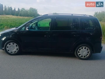 Авто Volkswagen Touran 2008 № 8946212