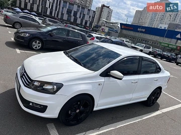Авто Volkswagen Polo 2017 № 8946373