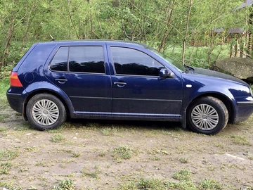 Авто Volkswagen Golf 1999 № 8946897