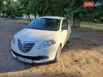 Авто Lancia Ypsilon 2013 № 8946903