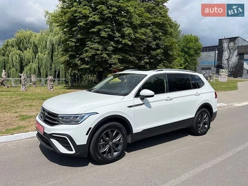 Авто Volkswagen Tiguan 2022 № 8946992