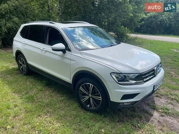 Авто Volkswagen Tiguan 2018 № 8947901